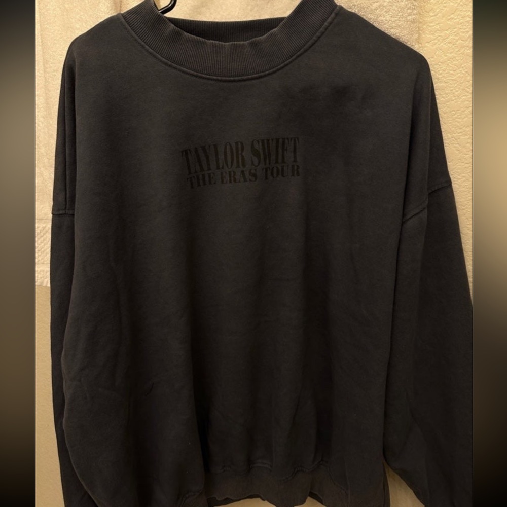 READ DESCRIPTION-Taylor Swift crewneck